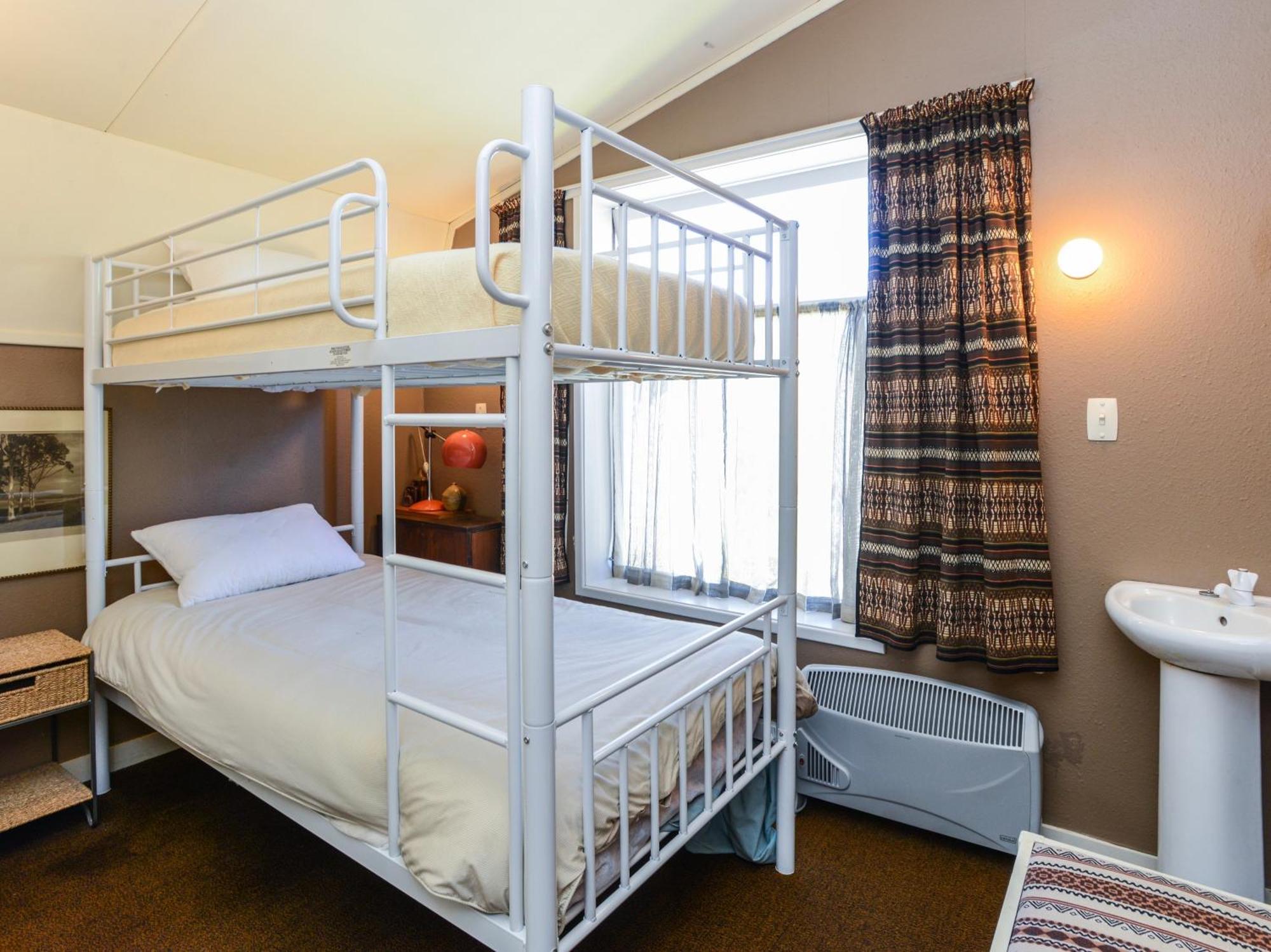 Jacaranda Lodge - Napier Hill Holiday Home Eksteriør billede