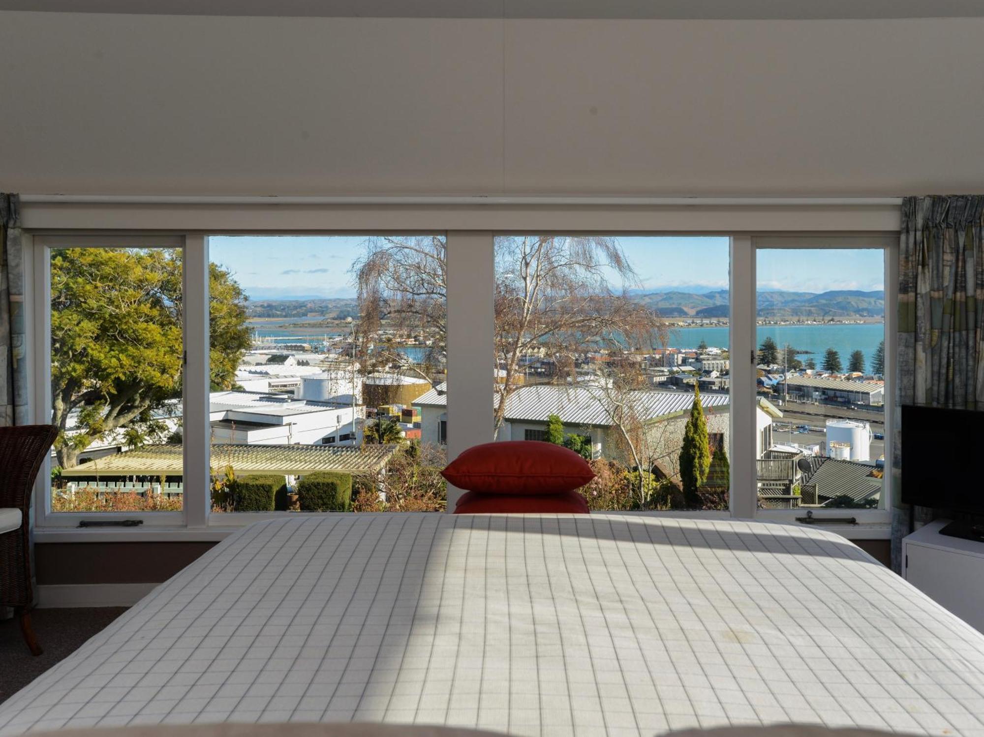 Jacaranda Lodge - Napier Hill Holiday Home Eksteriør billede