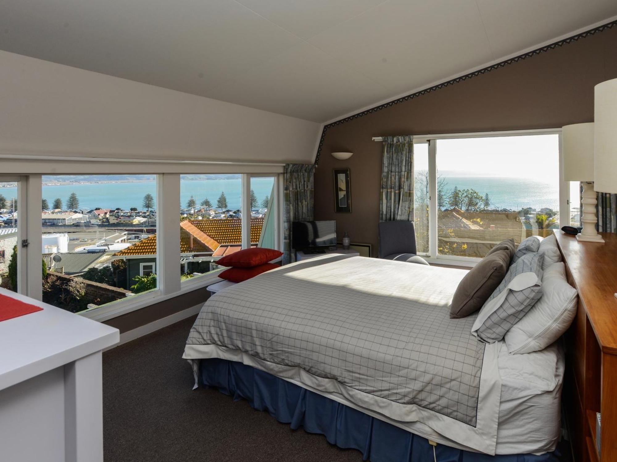 Jacaranda Lodge - Napier Hill Holiday Home Eksteriør billede